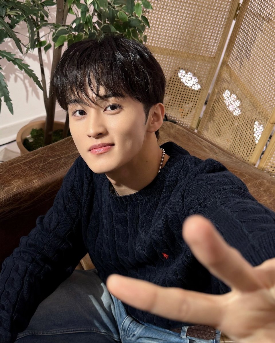 MARK LEE BASE tweet media