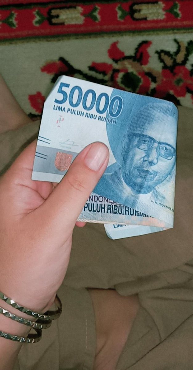 Iyang April tweet media