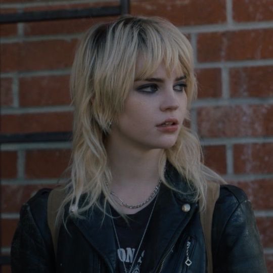 bella🦭 tweet media