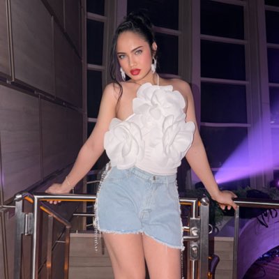 sheisrenzb's tweet photo. #NewProfilePic https://t.co/2gXxserd5A
