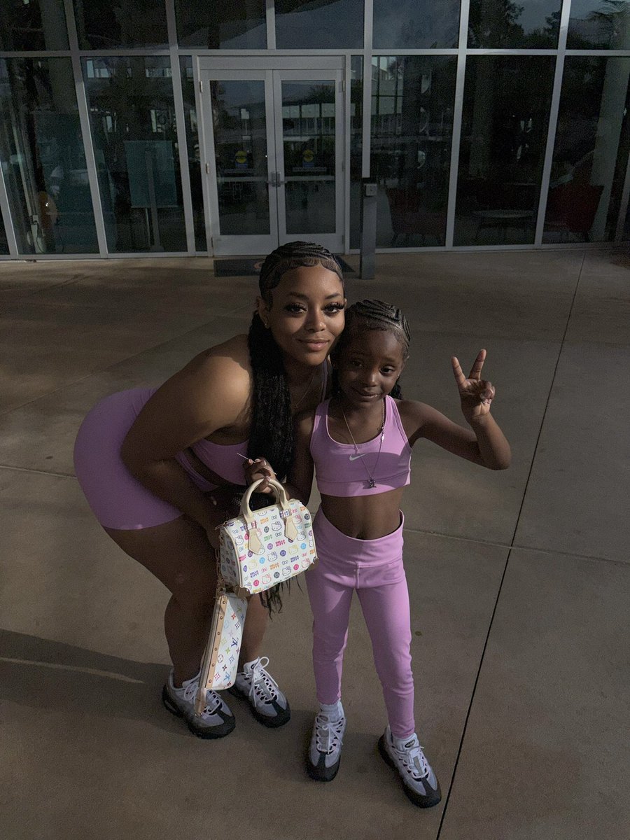 IG:tijuanaaaaaaa tweet media