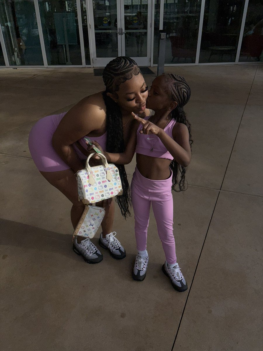 IG:tijuanaaaaaaa tweet media