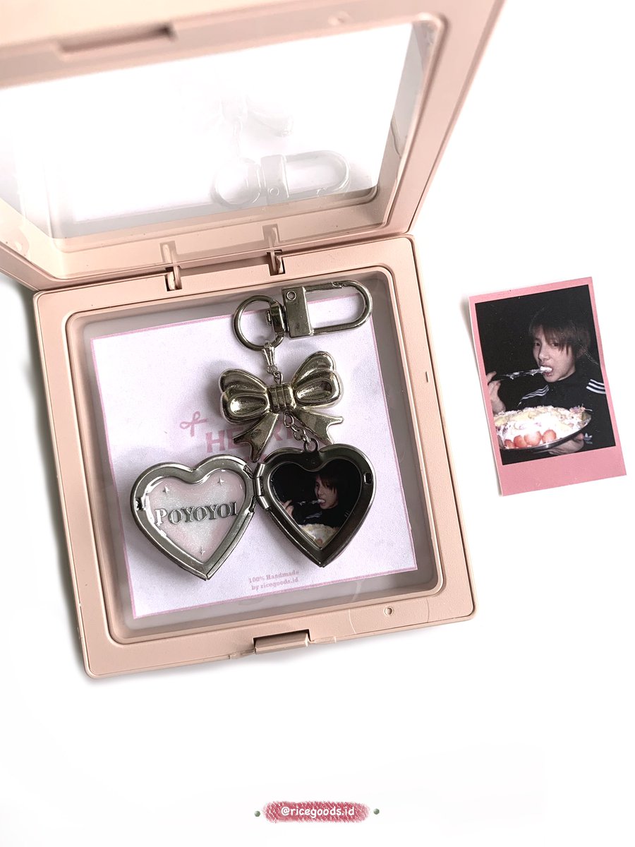 heart locket custom tweet media