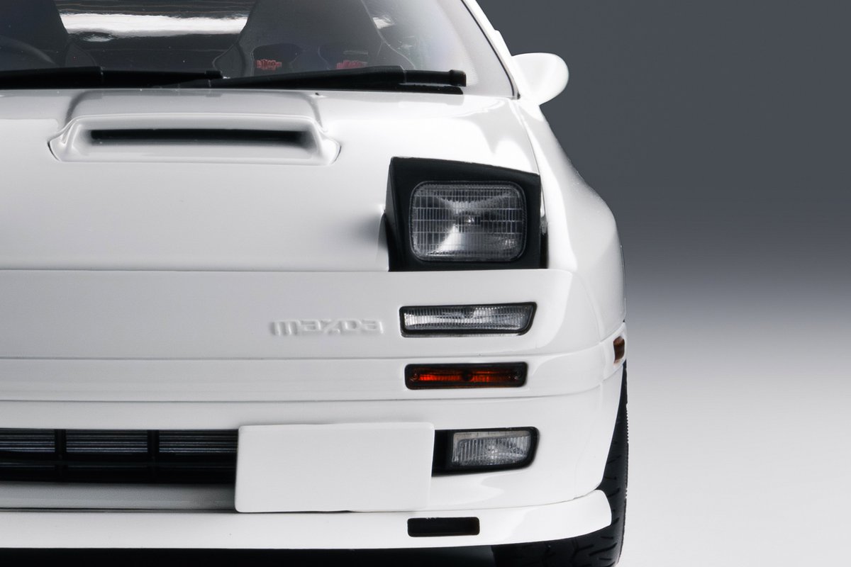 tamtamsagami's tweet photo. 【ミニカー | #WHELART】店頭予約開始！

7月以降発売予定
1/18 Mazda Savanna RX-7 FC3S
#頭文字D RedSuns仕様
高橋涼介フィギュア付
￥57,200税込
締切：4/11（土）

フル開閉なので室内もバッチリ堪能できます！
ライトは開いた状態だけと思われます。

ご来店お待ちしてます！
#タムタム相模原店 https://t.co/JtVmj53n8W