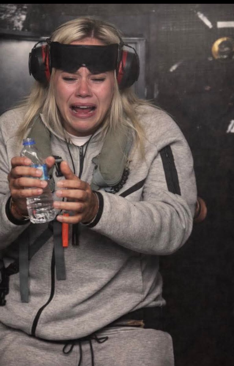 CINZIA AL 9009 tweet media