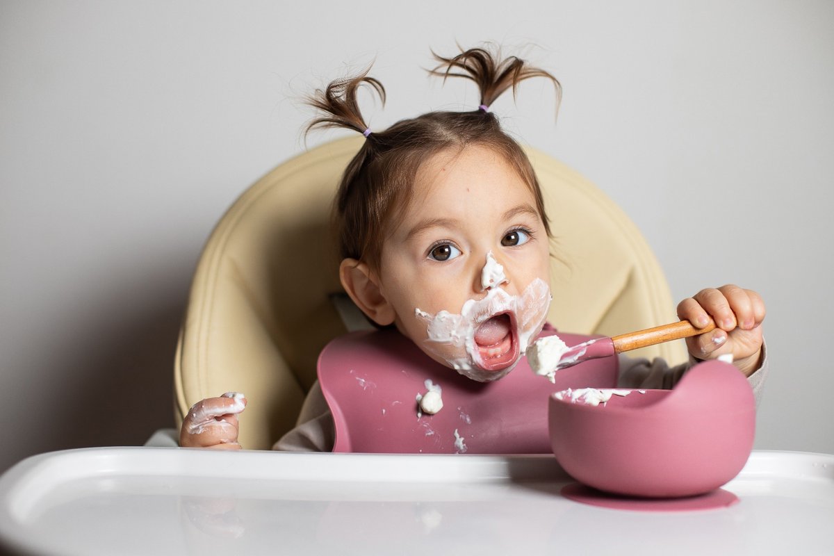 NewsMedical's tweet image. 👶🥄 Pediatric experts say plain, unsweetened yogurt is safe from 6 months and can boost infant gut and immune health.  news-medical.net/news/20260402/… #Yogurt #Pediatrics #GutHealth