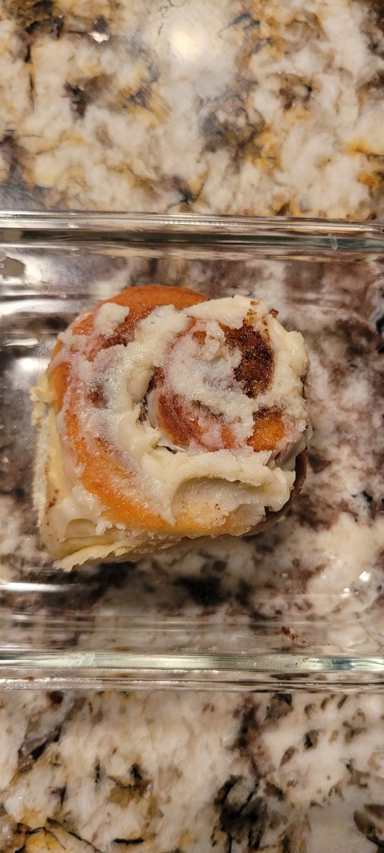 Get you a daughter-in-love that can make an amazing cinnamon roll 😋