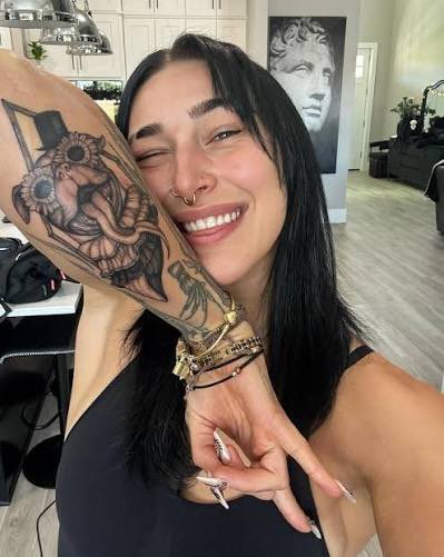 𝗟𝗔𝗗𝗬 𝗥𝗜𝗣𝗟𝗘𝗬 𝓫𝓮𝓵𝓲𝓮𝓿𝓮 𝓲𝓽 or not . tweet media