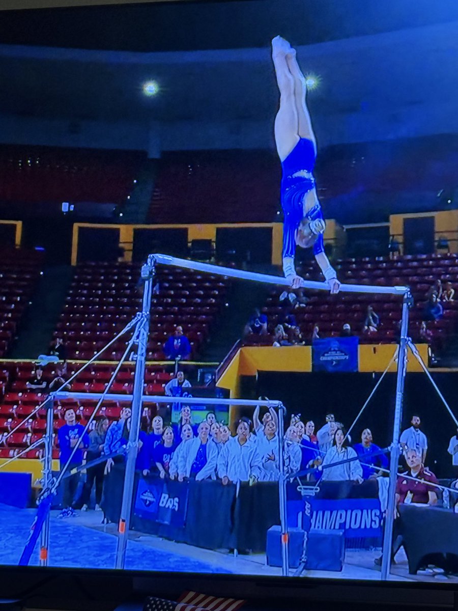 Ladygator97's tweet photo. @ASUGYMDEVILS where are your fans??? SMH. SAD!  Go @GymnasticsGator https://t.co/McfSKwSXzX