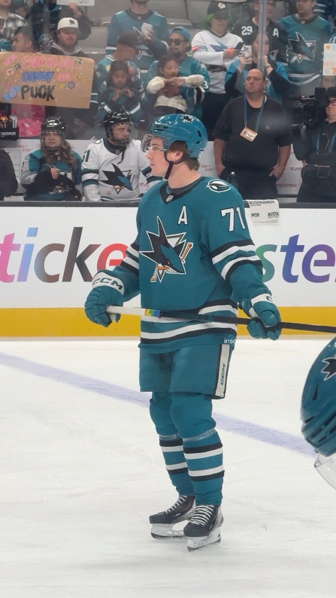 eve❄️ tweet media