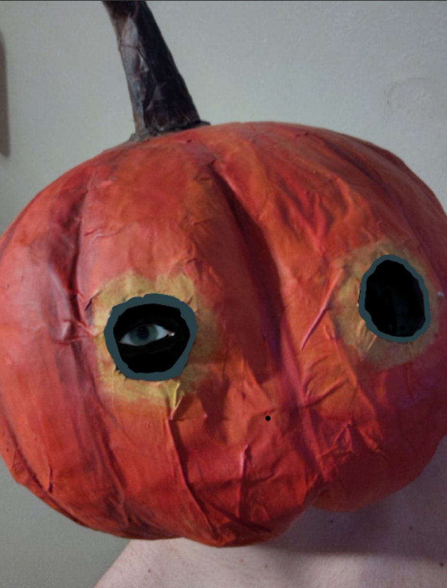 Blue Sav𝓨 (Sebastian's scales) tweet media