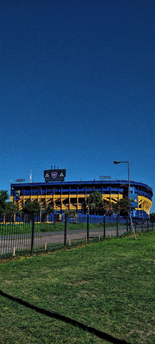 RIQUELMEARDO's tweet photo. Feliz cumpleaños mi querido Boca Juniors! 

Lo mas grande que existe en este mundo. La pasión de nuestra vida, nuestro amor eterno. https://t.co/YXGqD4lMcA