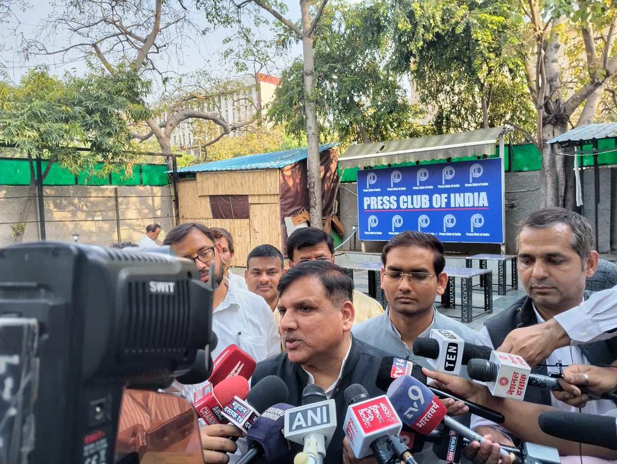 KamleshjhaPRO's tweet photo. In a Press conference at the Press Club of India, New Delhi. @moliticsindia
@neeraj_jhaa
#presseclub
#PressConference
#Molitics
#Freedom
#PRESS https://t.co/n1GQ9ogJ5J