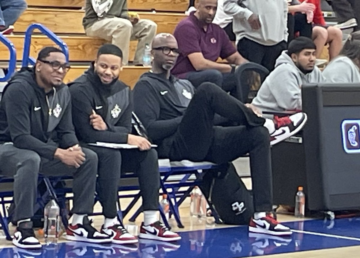 JeffRabjohns's tweet image. Indiana 2026 signee Vaughn Karvala plays Friday at 4 p.m. in the #ChipotleNationals semifinals.

His @BellaVistaHoops squad faces Jermaine O’Neal’s @DynamicPrepSch team at 4 p.m. at Hamilton Southern. #iubb

Ticket link: gofan.co/app/school/AL7…