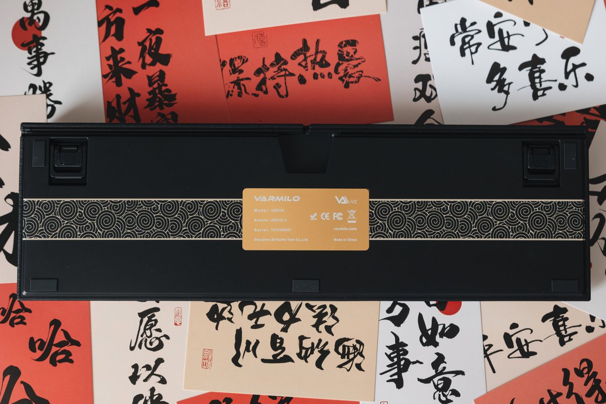 Varmilo_Zhh's tweet image. Beijing Opera 🏮 — A tribute to a centuries-old art form, where vivid costumes, symbolic makeup, and theatrical expression come alive beneath your fingertips.🛑
👉varmilo.com/products/beiji…
#desktop #keyboard #CatsAndPeace