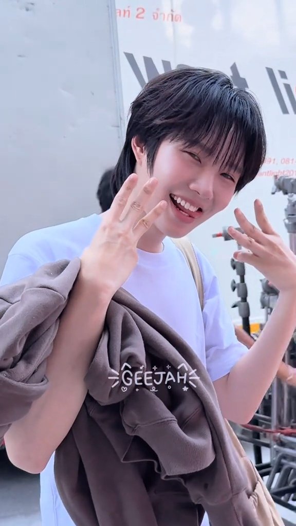 melyn❦ tweet media