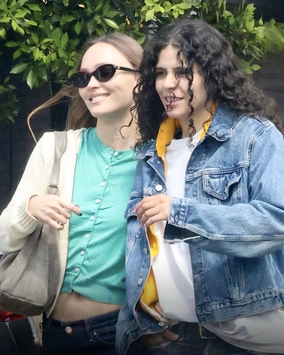 Lily-Rose Depp Updates tweet media