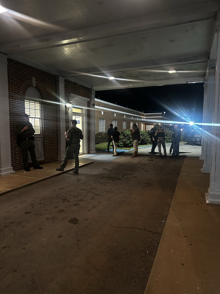 Mary Elizabeth Barron tweet media