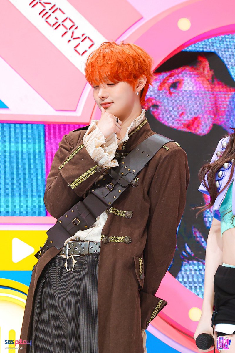 nini 🌻 tweet media