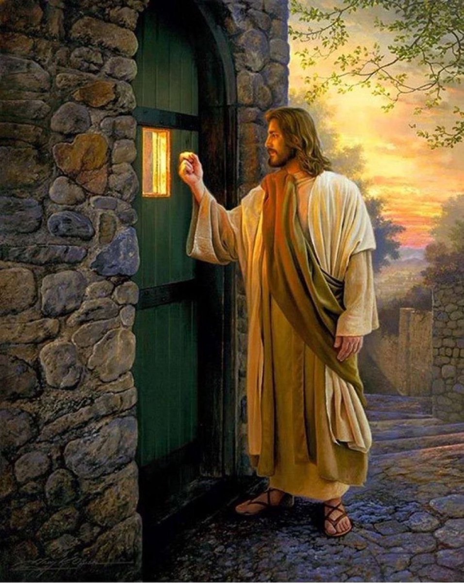 JESUS IS KING 👑 tweet media