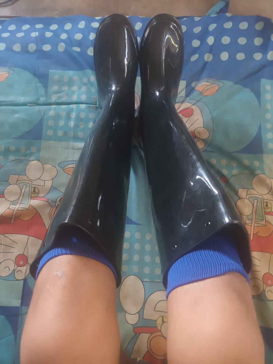 rubberboot89's tweet photo. บูทยางกับถุงเท้าบอล ฟินนนนนน❤️😜 https://t.co/tlJtUhapXx