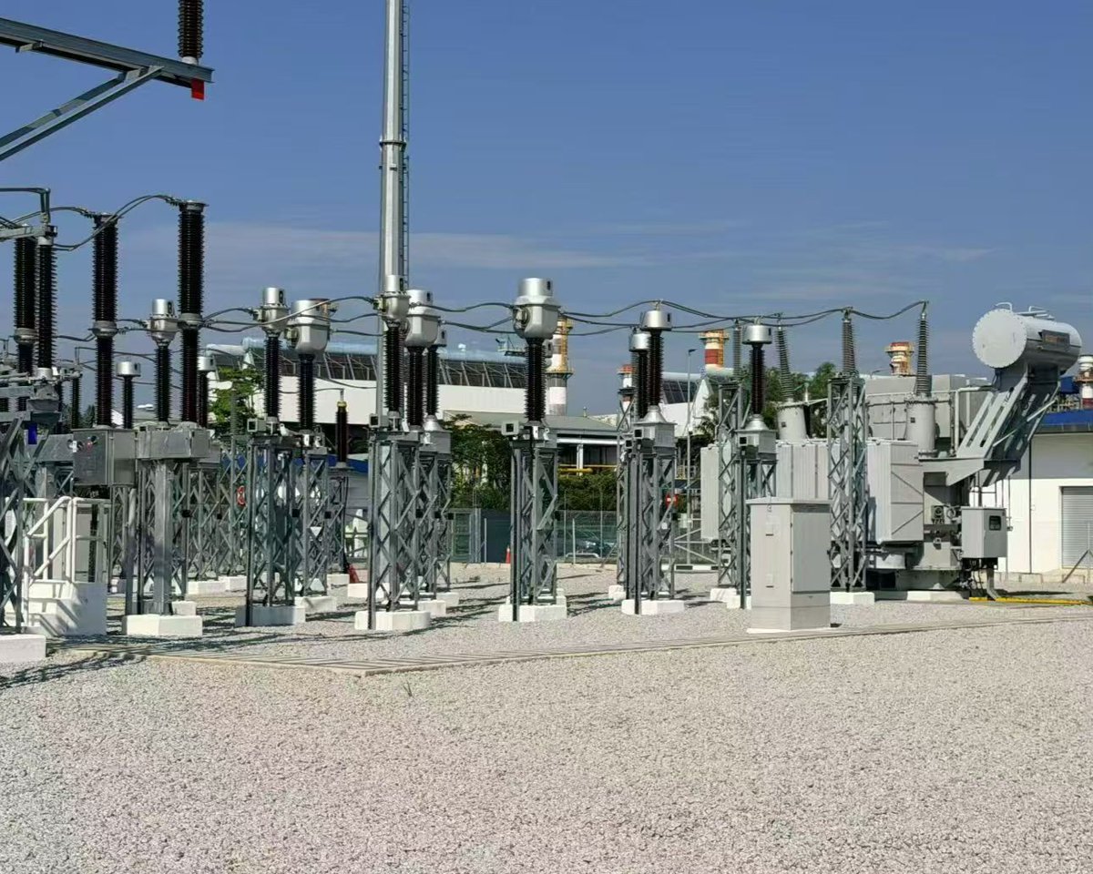 ceegtransformer's tweet photo. 😎On-site Transformer Installation in Malaysia

🛠️Our experts are currently in Malaysia, leading the installation of oil-immersed transformers and conducting in-depth technical discussions on-site.

#Transformer #CEEG https://t.co/yatMj0xCI0