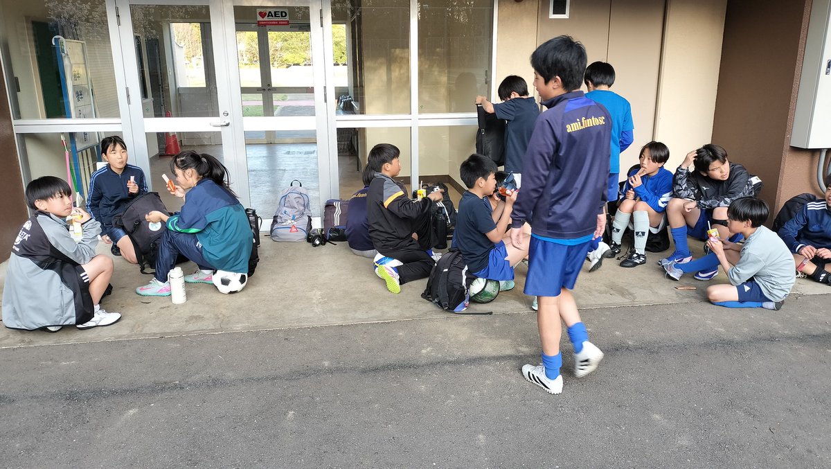 AmiFunto's tweet photo. [Jr.ユース]
中1春合宿.21
良いトレーニングを行いました⚽️
捕食をとって解散です！ https://t.co/MIDk9wchWP