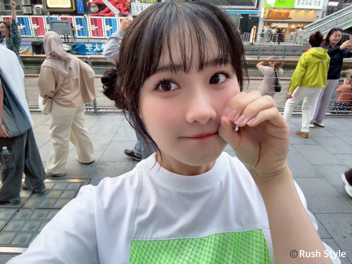 【公式】坂倉花 1st写真集 4月3日(金)発売🌸🎉 tweet media