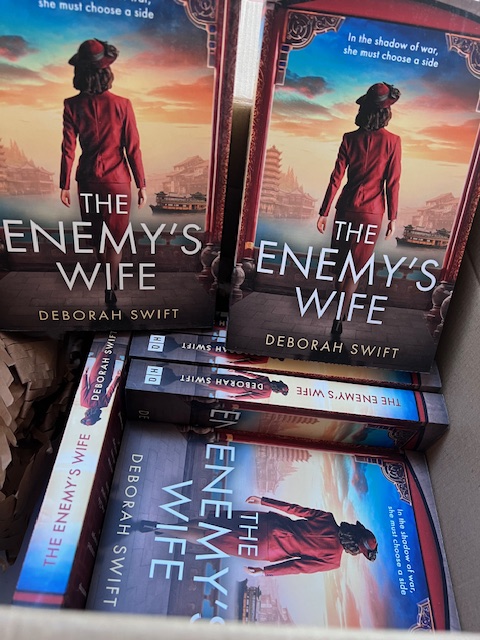 Deborah Swift tweet media