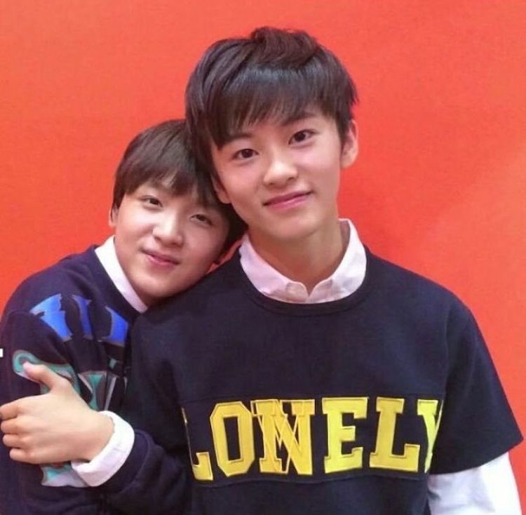 lifewithhyuck_'s tweet photo. เจ้า strongest duo ของนี่ แล้วชั้นจะฟัง +82 pressin โดยไม่ต้องร้องไห้ยังไงไหวล่ะเนี่ยช่วงนี้ ฮืออออ รักแกนะเว้ย https://t.co/cnoepiEZnI