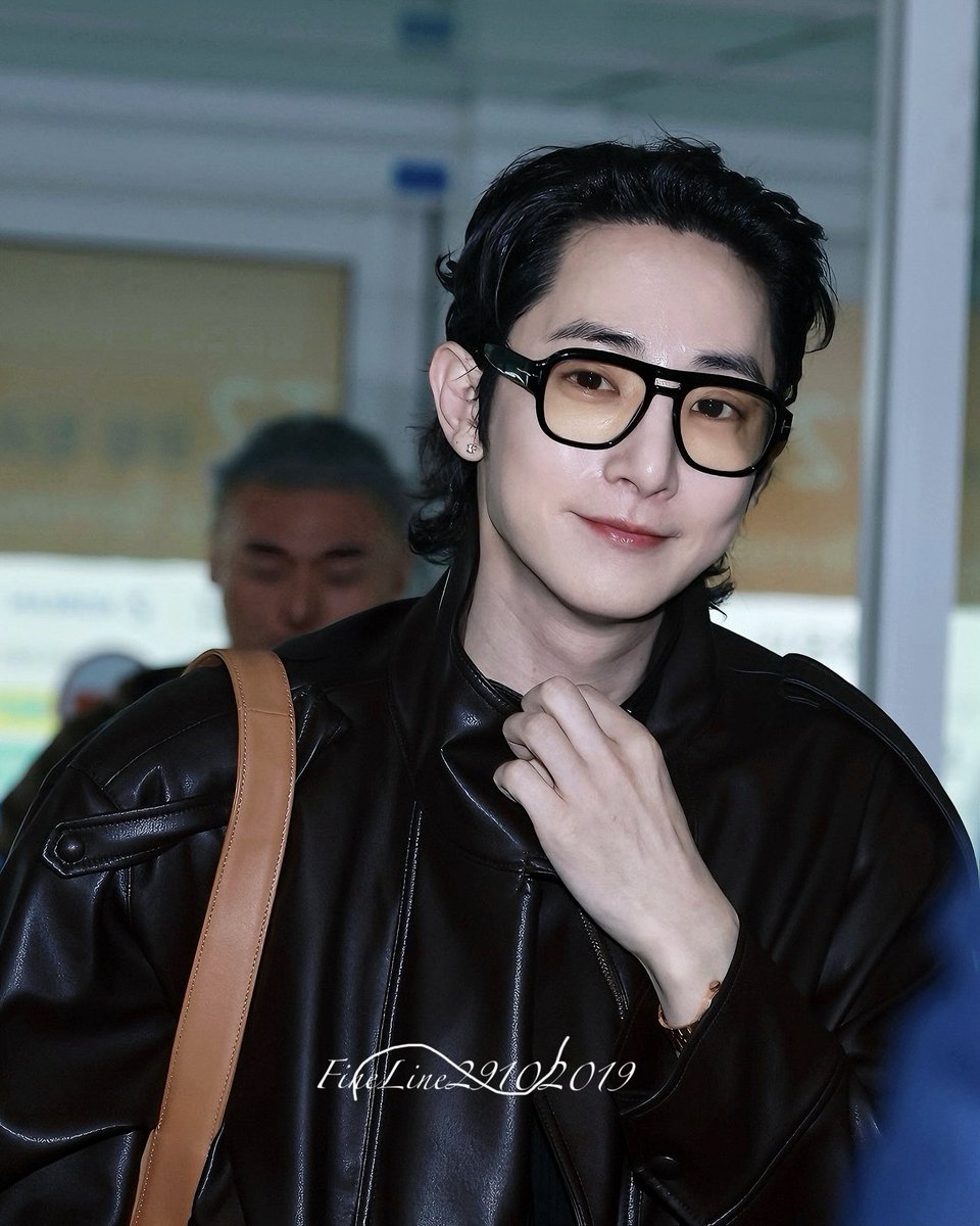 FineLine29102019 tweet media