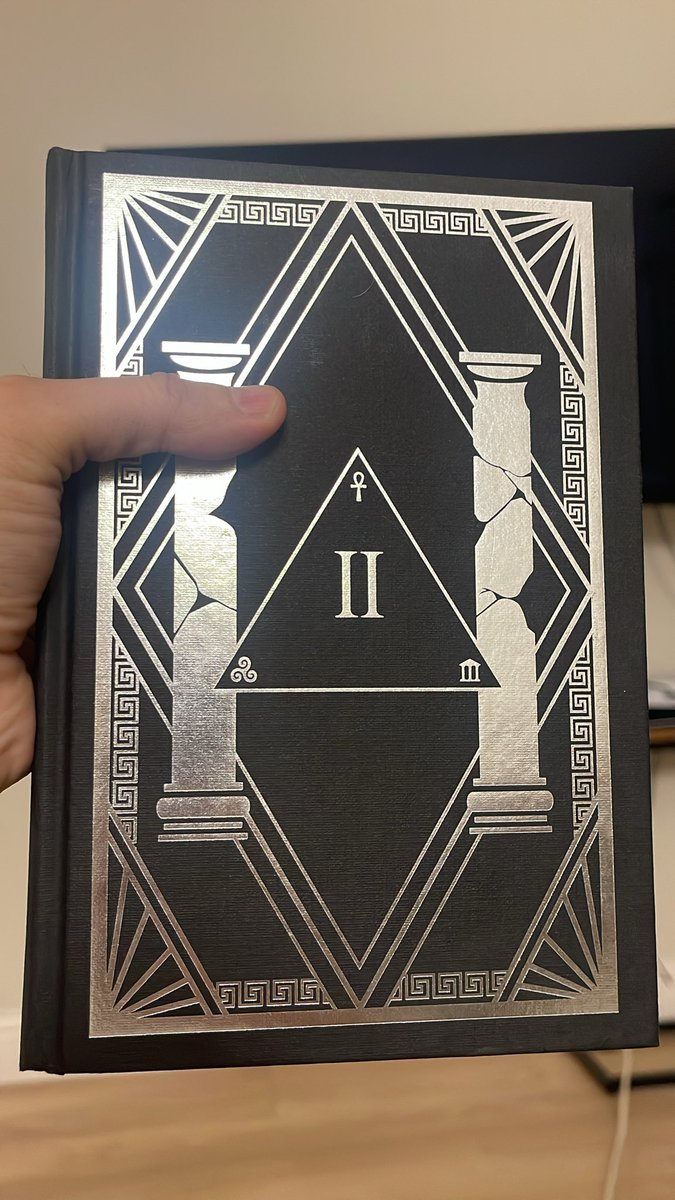 La fuerza de pocos ya por el 50% está siendo un viaje increible! <a href="/IslingtonJames/">James Islington</a> ha generado un universo brutal! Donde por cada duda que se despeja se abren 3 nuevas preguntas! Bien muy bien! :)