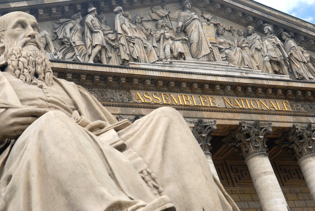 ConrardSophie's tweet photo. Le 1er avril au soir, les députés ont adopté un amendement proposé par la FFMKR visant à sécuriser les droits des professionnels libéraux en matière de retenues d’indus sur versements :https://t.co/OmXkzpoLzT https://t.co/DiB85A2LXB