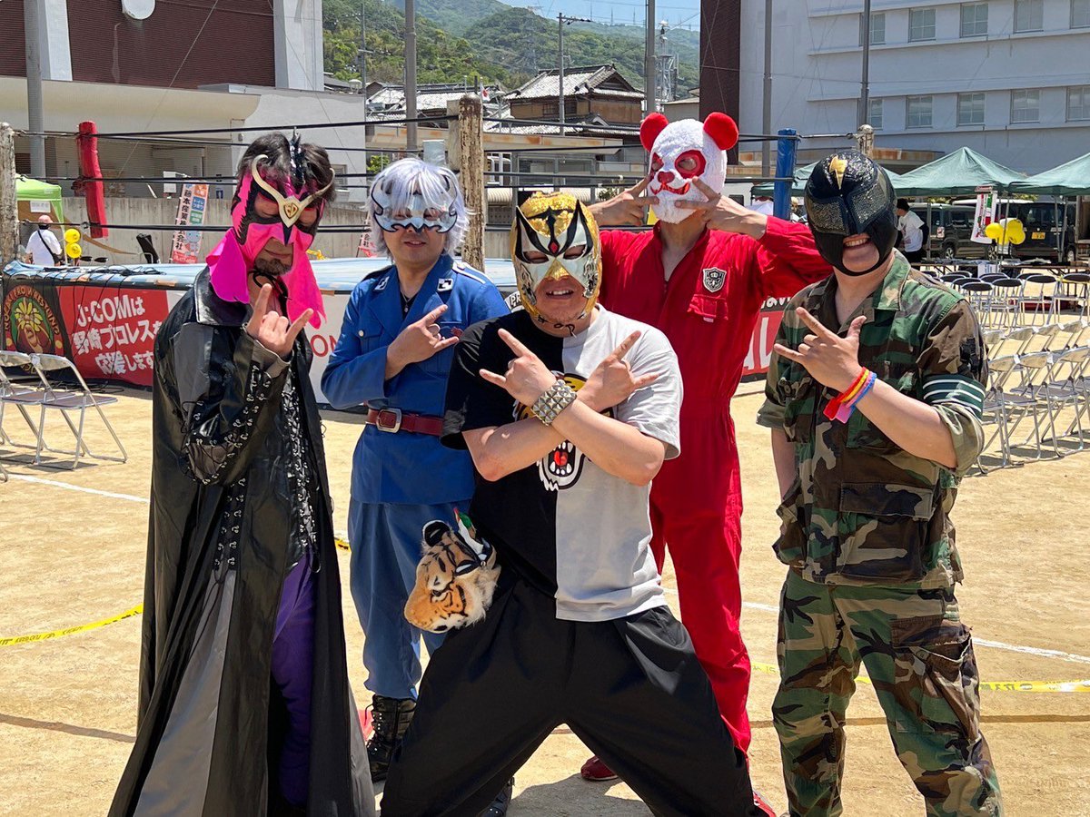 terumas_info's tweet photo. 地球の皆さんこんにちは！第48回超人オリンピック開催が決定です👍

 5/4に開催される「野崎プロレス」の試合前イベントとして行われる超人オリンピック。個性豊かな表現者達との異種格闘技戦！みんなで野崎の平和を守ろう🌏

会場は大阪府四条畷市・来ぶらり四条
入場無料✨
時間等の詳細は後日発表！ https://t.co/ug3Yetucce