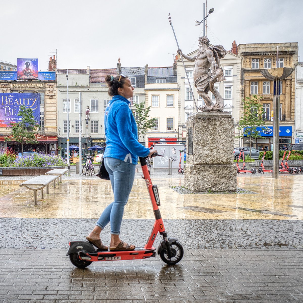 Mirror image- Neptune in Bristol City Centre and the 2021 equivalent aloft her scooter.
#apicaday