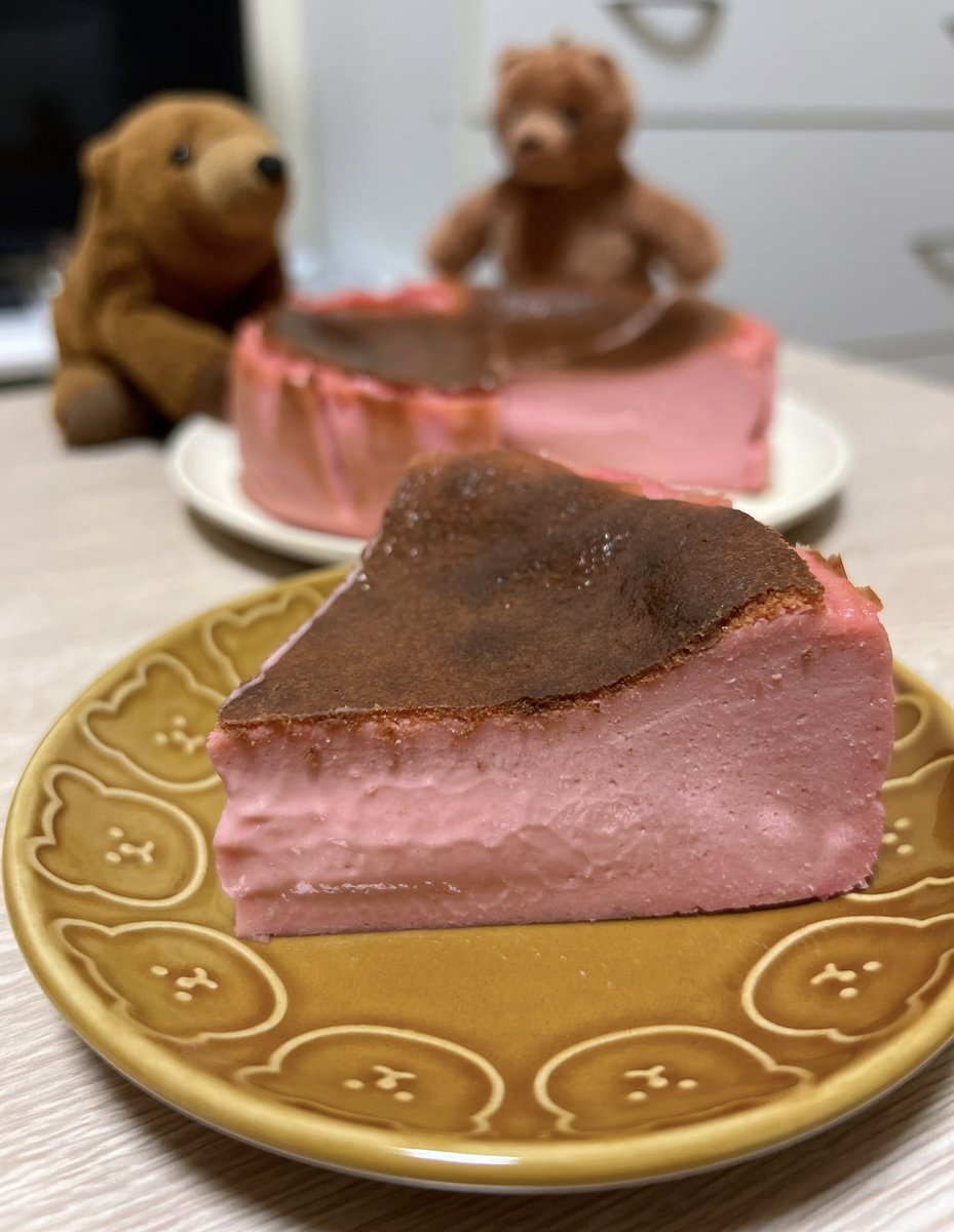 s__heeeeey's tweet photo. 桜バスクチーズケーキ作った🌸
桜パウダーだけでも結構なピンクになったし味もしっかり桜で最高🥹
桜パウダーまだあるから色々作ろ〜💭
#お菓子作り https://t.co/0gIFzSS1Nk