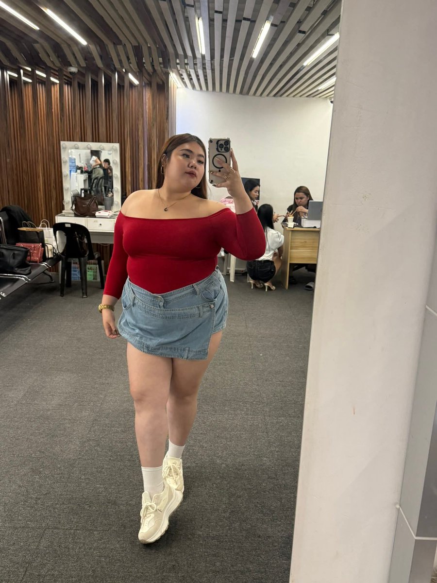 หมวยลูกสาวคนเดียว tweet media