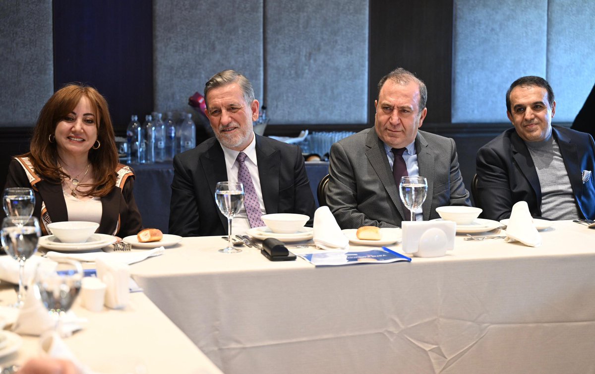 ibrahim_Burkay's tweet photo. Serhat Kalkınma Ajansı (@Serka_TRAII) tarafından Yerel Kalkınma Hamlesi Teşvik Programı kapsamında düzenlenen bilgilendirme toplantısına katıldık.

Stratejik konumu, zengin doğal kaynakları ve gelişen altyapısıyla yatırım açısından daha da cazip hale gelen Ardahan ilimizin sunduğu fırsatları değerlendirdik. Özellikle turizm ve konaklama, hayvancılık ile mobilya sektörlerinde ortaya çıkabilecek iş birlikleri ve yenilikçi proje fikirleri üzerine verimli görüş alışverişlerinde bulunduk.

Sanayi ve Teknoloji Bakanlığımızın öncülüğünde hayata geçirilen Yerel Kalkınma Hamlesi, illerimizin potansiyelini açığa çıkarma, bölgeler arası gelişmişlik farklarını azaltma ve topyekûn kalkınma hedefimize ulaşma noktasında son derece kıymetli bir vizyon ortaya koymaktadır. Bizler de bu vizyonun güçlü bir destekçisi olmaya devam edeceğiz.

Toplantıya ev sahipliği yapan Ardahan Ticaret ve Sanayi Odası Yönetim Kurulu Başkanımız, kıymetli dostum Çetin Demirci’ye ve katılan tüm iş dünyası temsilcilerimize teşekkür ediyorum. @VeArdahan