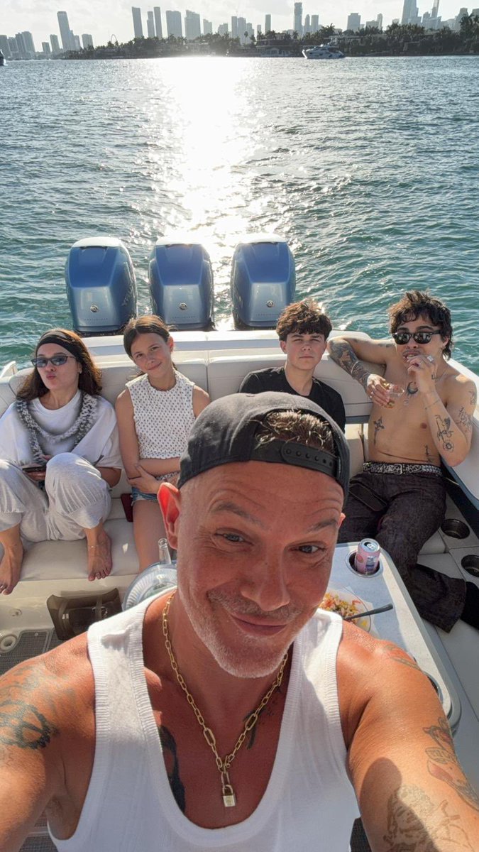 Cristian Campos tweet media