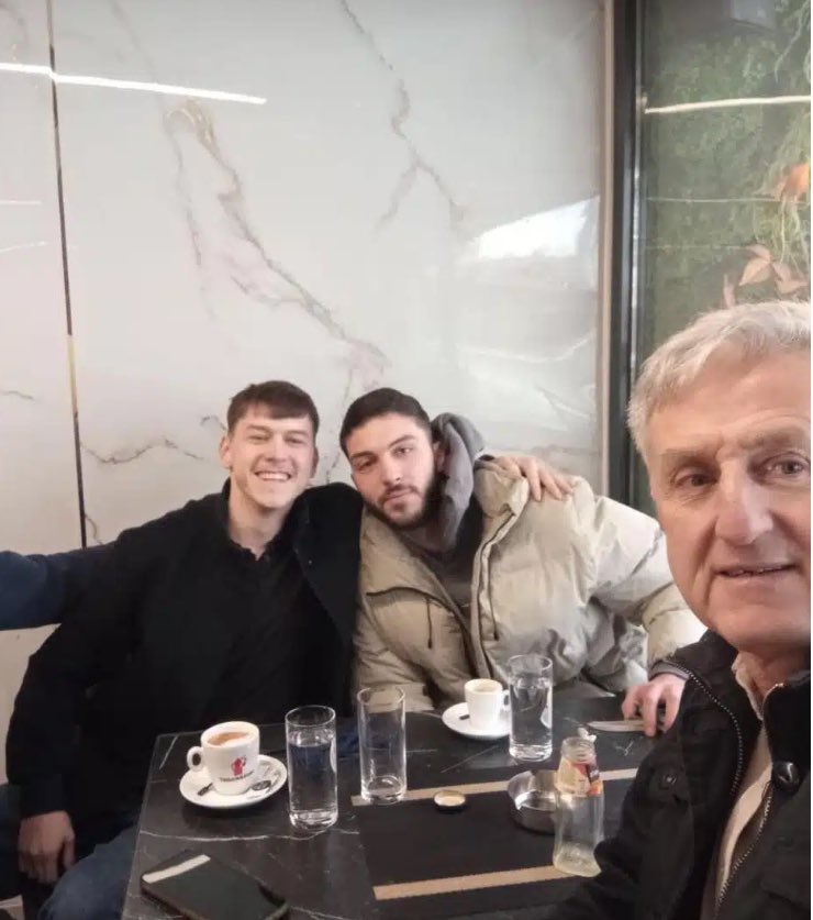 pazarJeсвијет tweet media