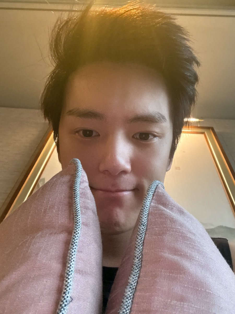 미녀기는 셔누형이랑 같은 미용실 다녀왔나보다 😁😁 아 귀여워 ㅋㅋㅋㅋ