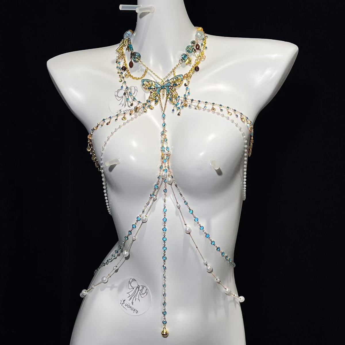 디스토피아 tweet media