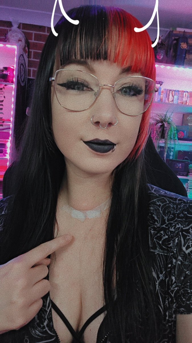 Salem_Vande's tweet image. First stream back since surgery - and we are checking out #restareasimulator prologue thanks to #Keymailer!
Live now on #Twitch with friends ❤️