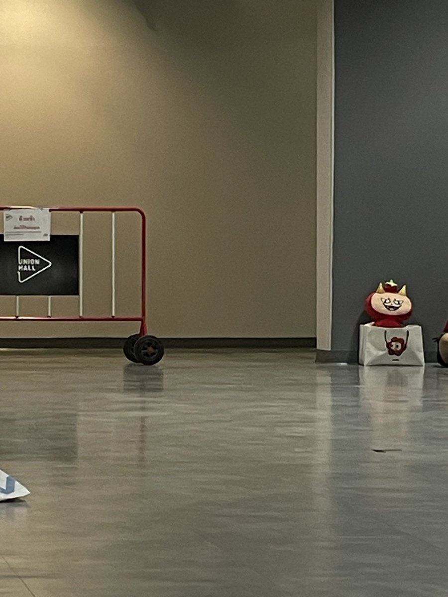 จี้หัวใจมะฟอกซ์ /•᷅•᷄\੭ tweet media