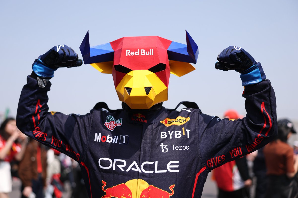 redbullracing's tweet photo. Not quite the Easter Bunny, but it will do 😉

#F1 || #RedBullRacing https://t.co/NEPRXqD09M