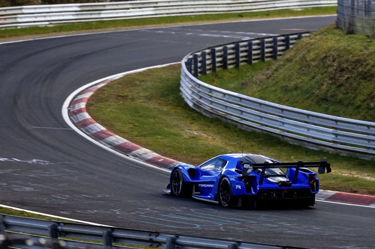 PistonHeads tweet media