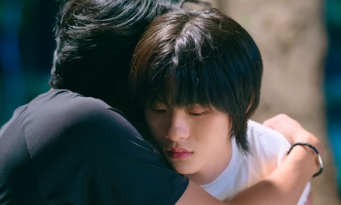 withbabyfhk's tweet photo. ต้อกๆ ฟีด Pilot ซีรี่ส์เรื่องนึงมาให้ ก็ดูแบบไม่คิดอะไร แต่แอบยกยิ้มมุมปาก นี่แหละๆๆ สูตรสำเร็จ enemies to lovers ที่หนึ่งในใจ แล้วสาววายบ้าไซส์ดริฟท์อย่างผม ก็คือกลั้น��ินไม่ไหว พอ.คือ ผิวแทน ยิ้มหวาน มีเขี้ยว โดนใจป้ามาก 🫠

#OopsMysteriousSounds #สืบเสียงปริศนา #TheDotHouse https://t.co/kY8GF8Ip06