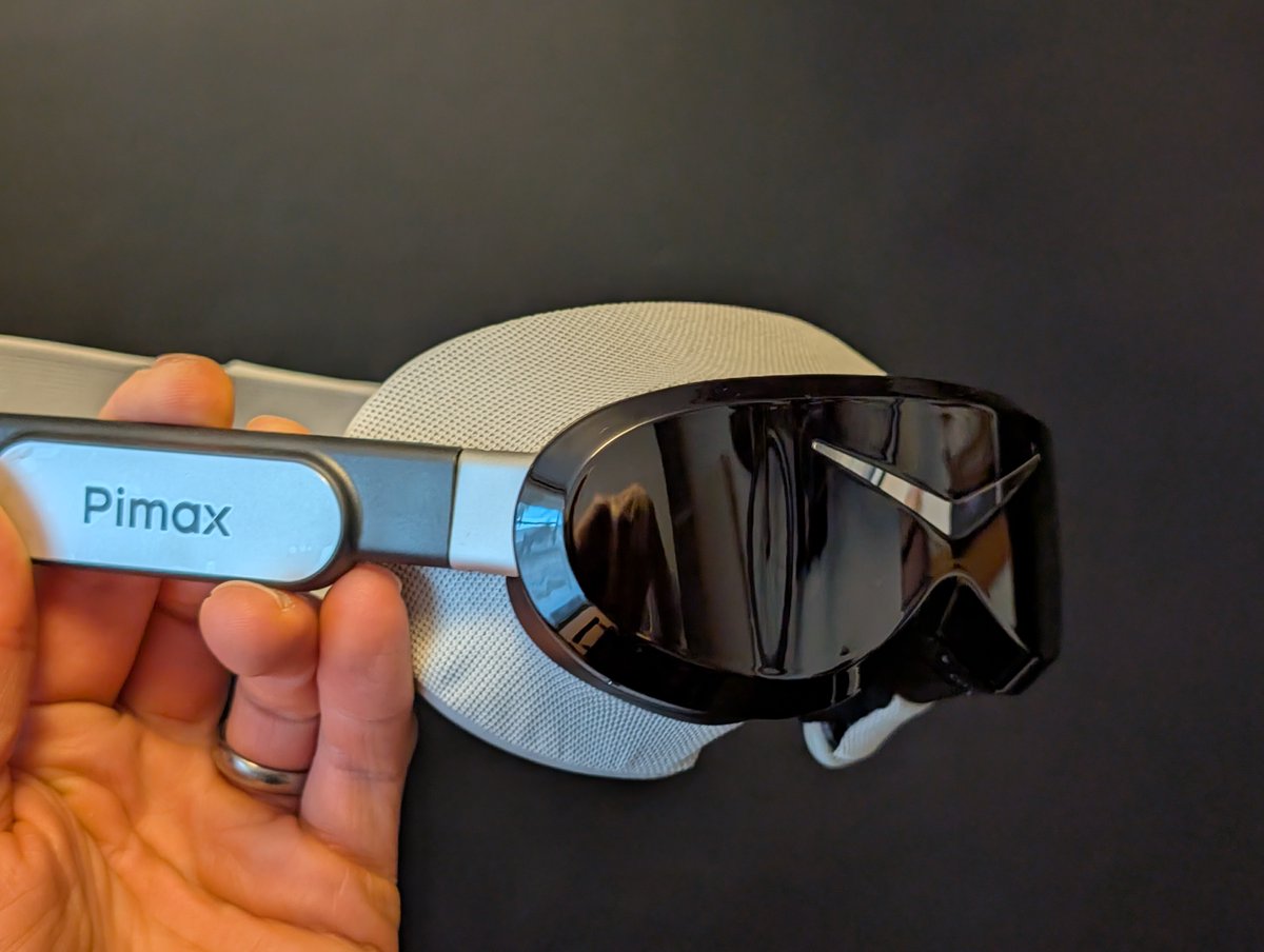 SkarredGhost's tweet image. My friend-colleague Rob shot some beautiful pictures of the Pimax Dream Air. It's really small.

He will write his hands-on impressions on my blog in the upcoming weeks... stay tuned!

#VirtualReality #VR