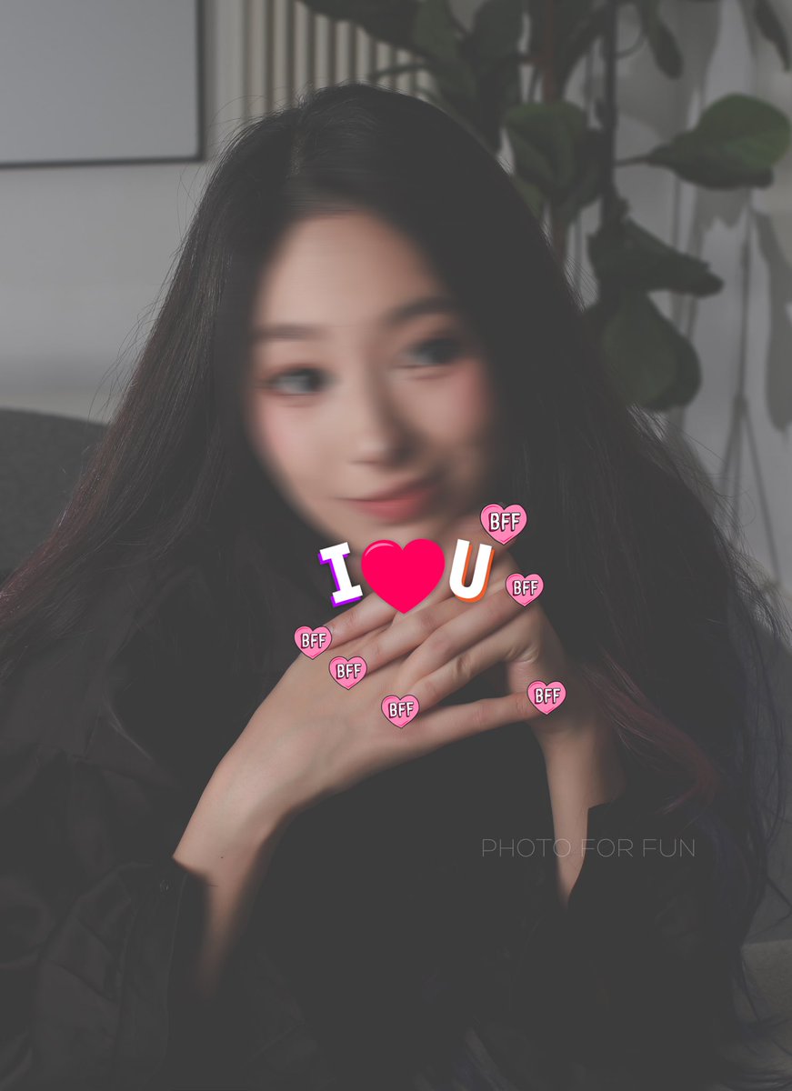 JustPhotoForFun's tweet photo. 这颜值 谁能不爱❤️
难得的网红真人比网上还漂亮
美人美脚
她说第一次这样露丝袜脚拍照

更多美女 私信 https://t.co/JF9vlvlNio