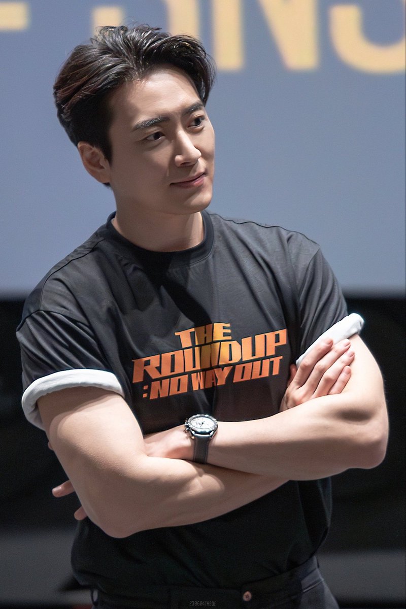 이준혁 얼굴 tweet media